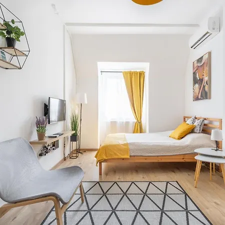 P34 Pannonia Apartment